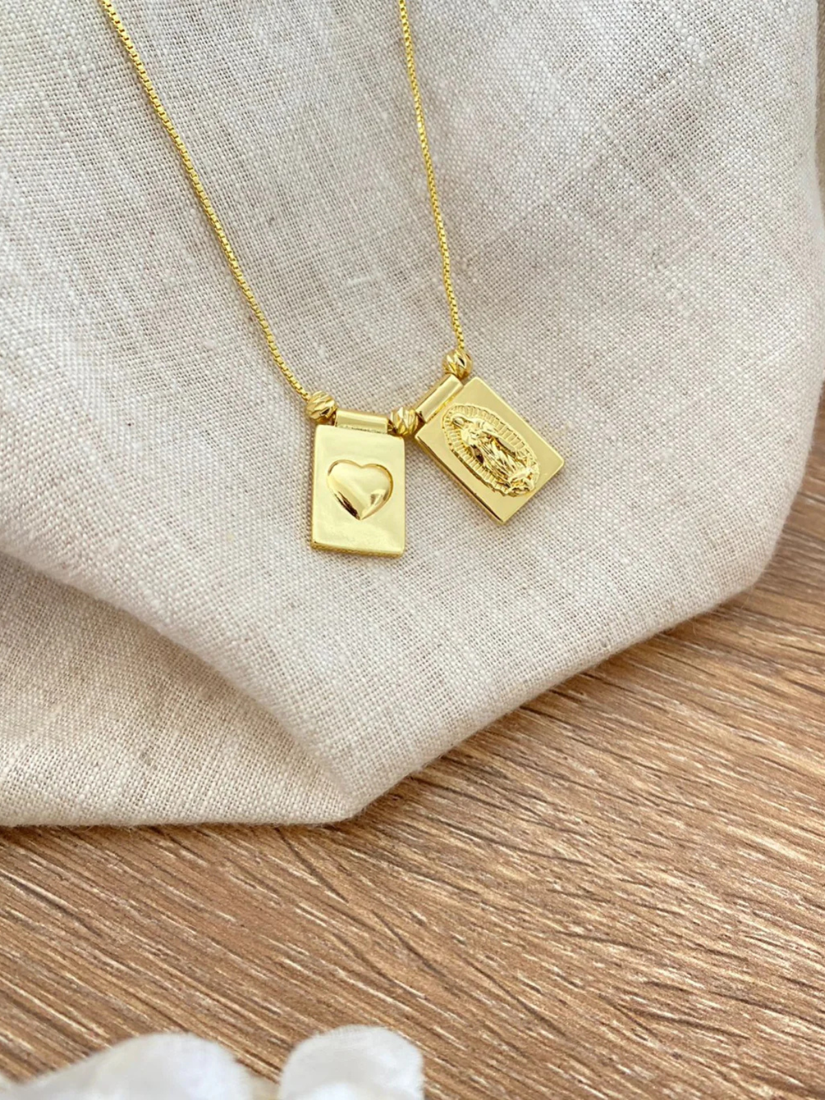 Escapulario cover gold virgen de guadalupe