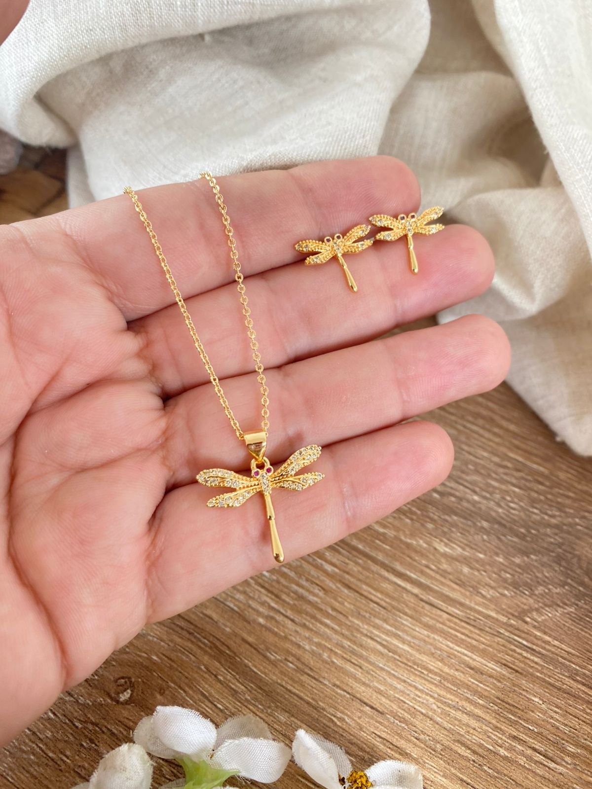 Set cover gold libélula